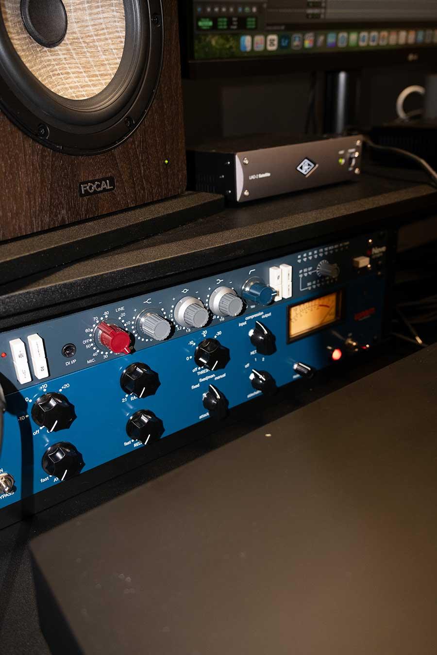 Setup per live session nello studio OFFREC